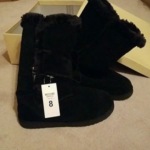 NIB Mossimo Supply Co. Fur lined boots